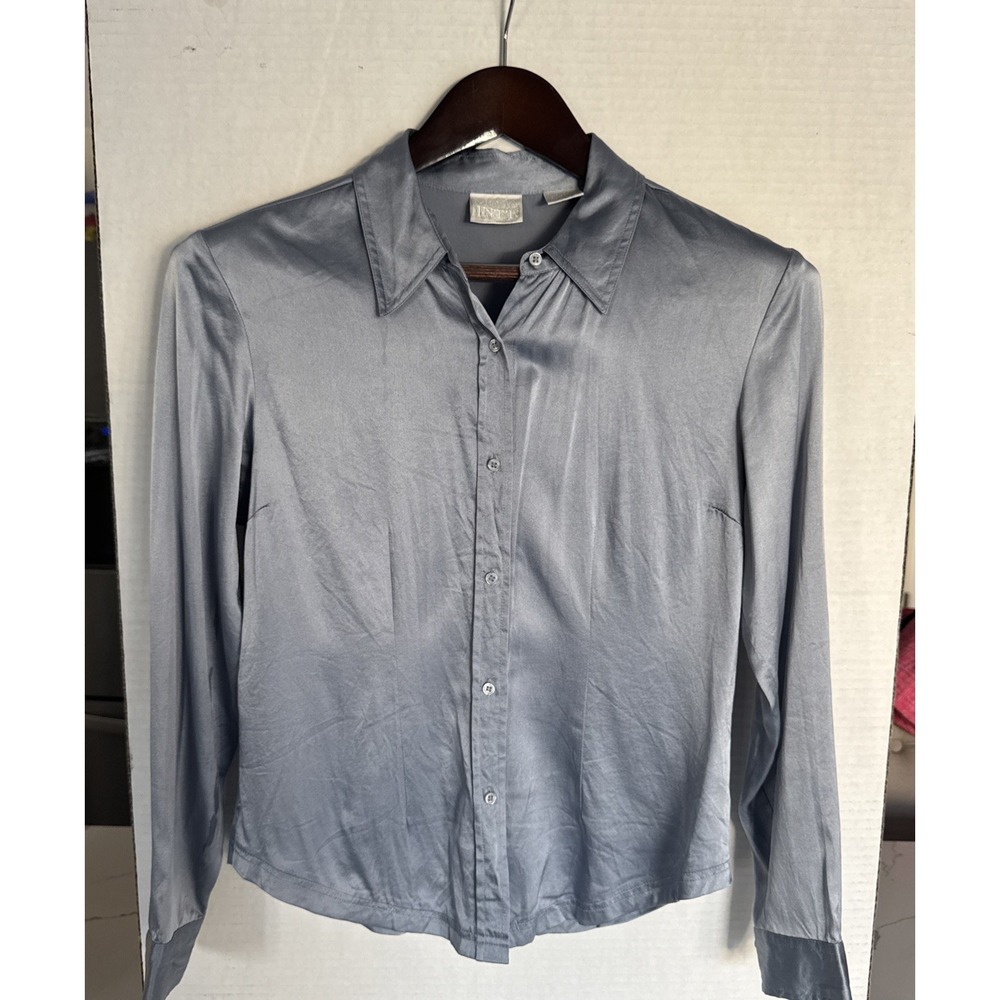 Vintage Moda Int'l 100% Silk Button Down blouse in periwinkle blue